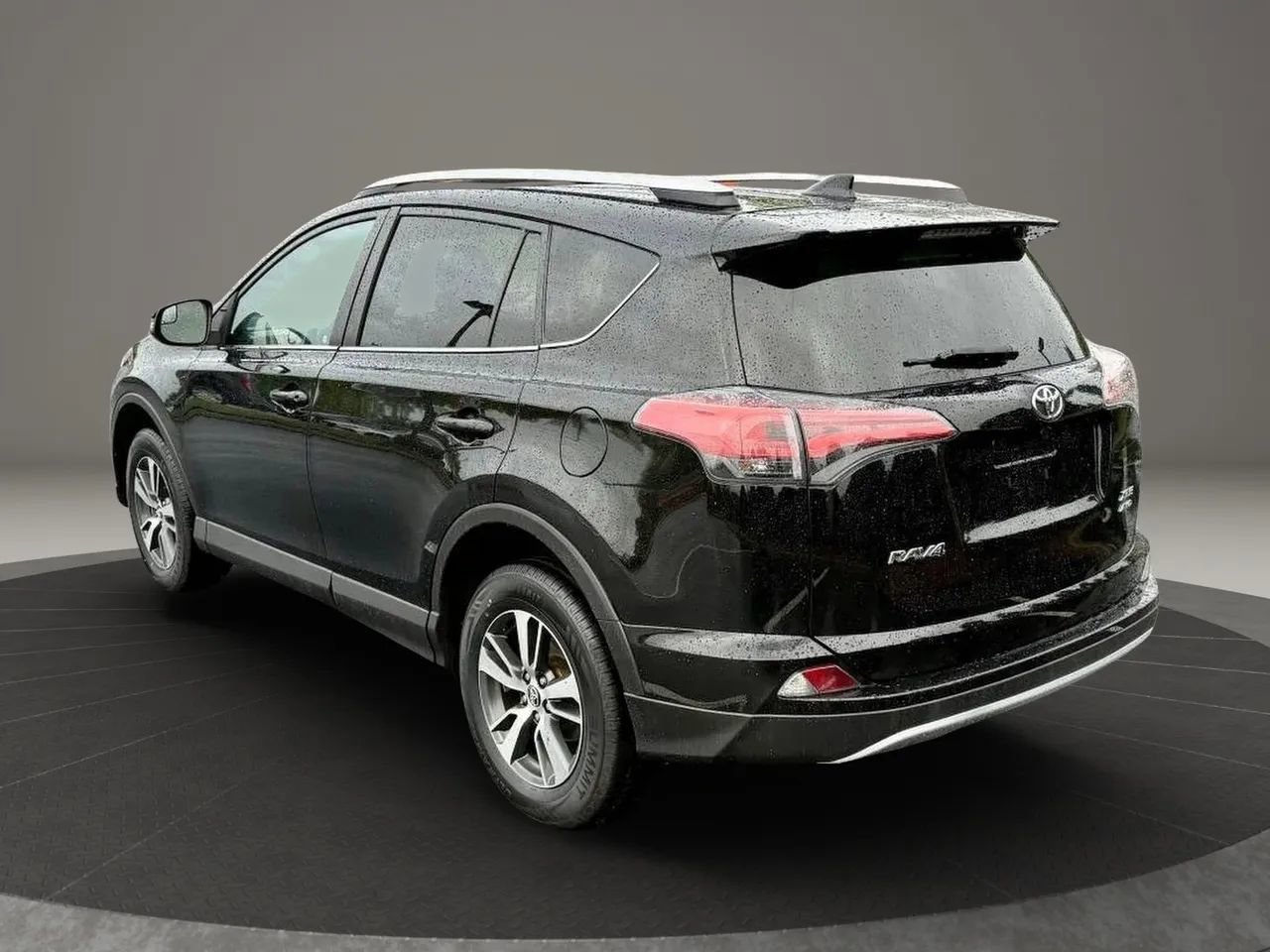 Used 2016 Toyota RAV4 XLE image 6