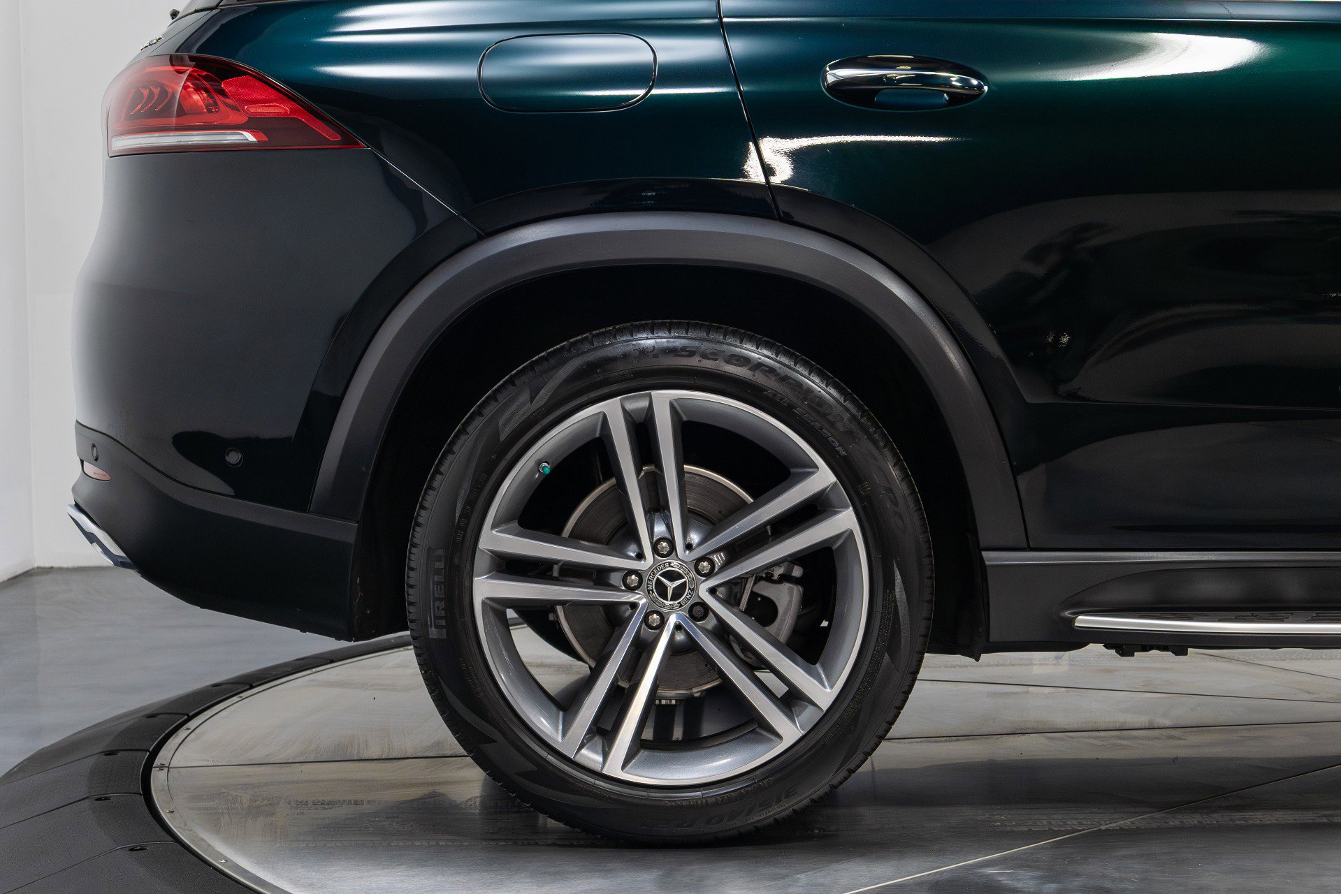 Used 2021 Mercedes-Benz GLE 350 4MATIC image 16