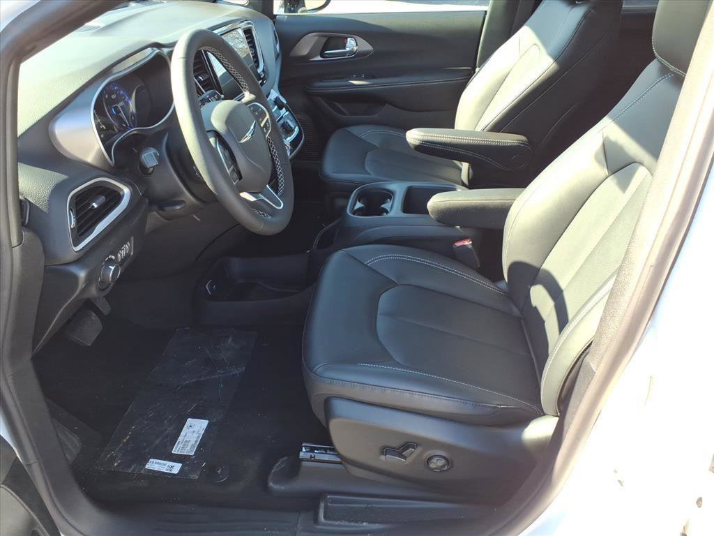 New 2026 Chrysler Voyager LX FWD image 3