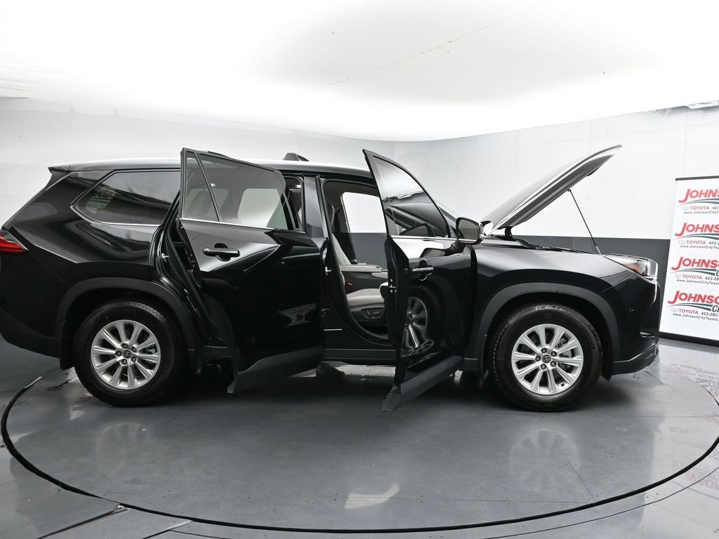 Used 2024 Toyota Grand Highlander XLE image 27