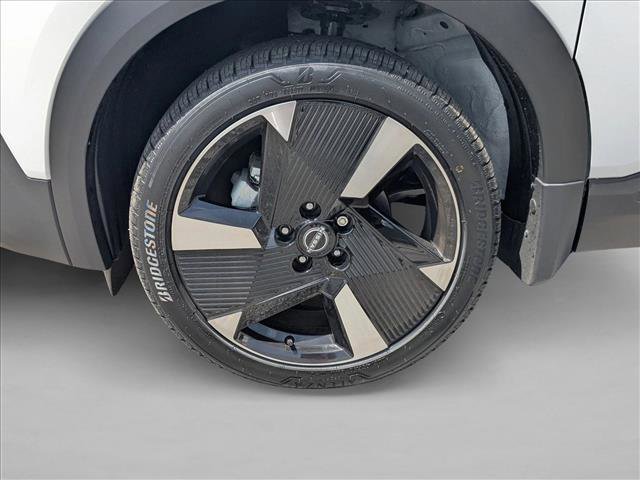 Used 2025 Nissan Kicks SR AWD/4WD image 23