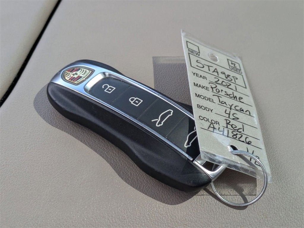 Used 2021 Porsche Taycan 4S image 34