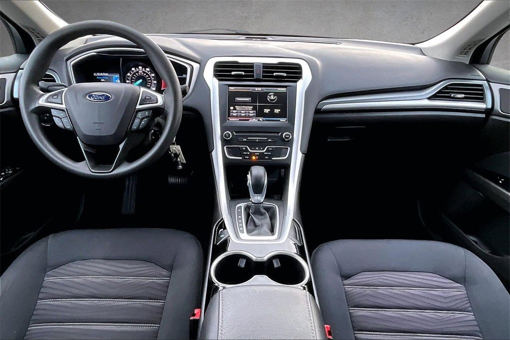 Used 2016 Ford Fusion SE image 7