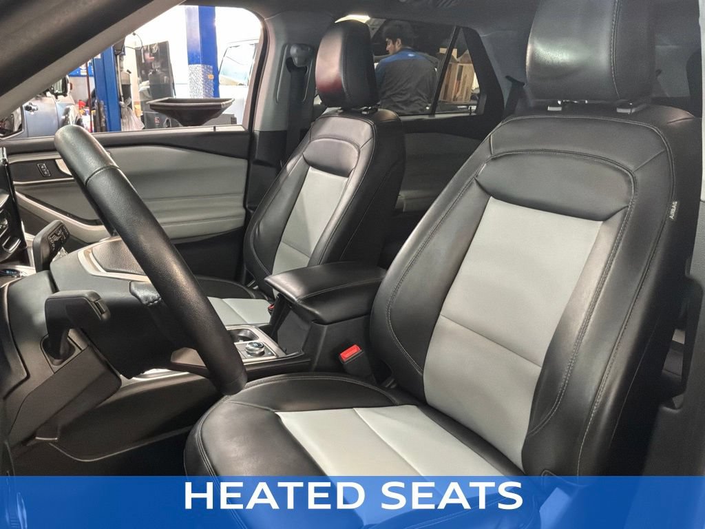 Used 2023 Ford Explorer XLT w/ Equipment Group 202A AWD/4WD image 17