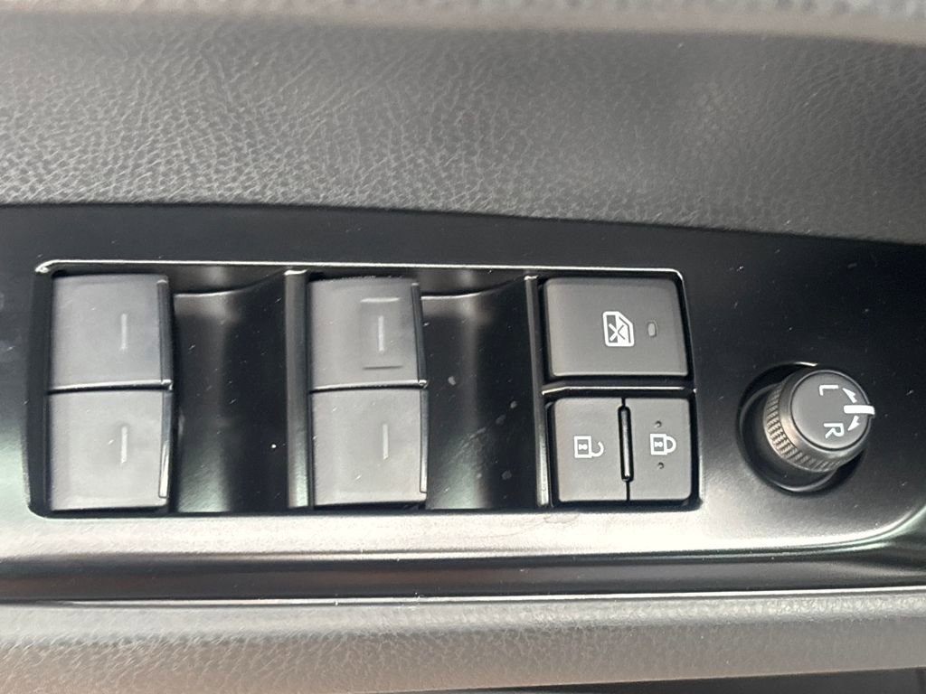 New 2026 Toyota Camry SE image 7