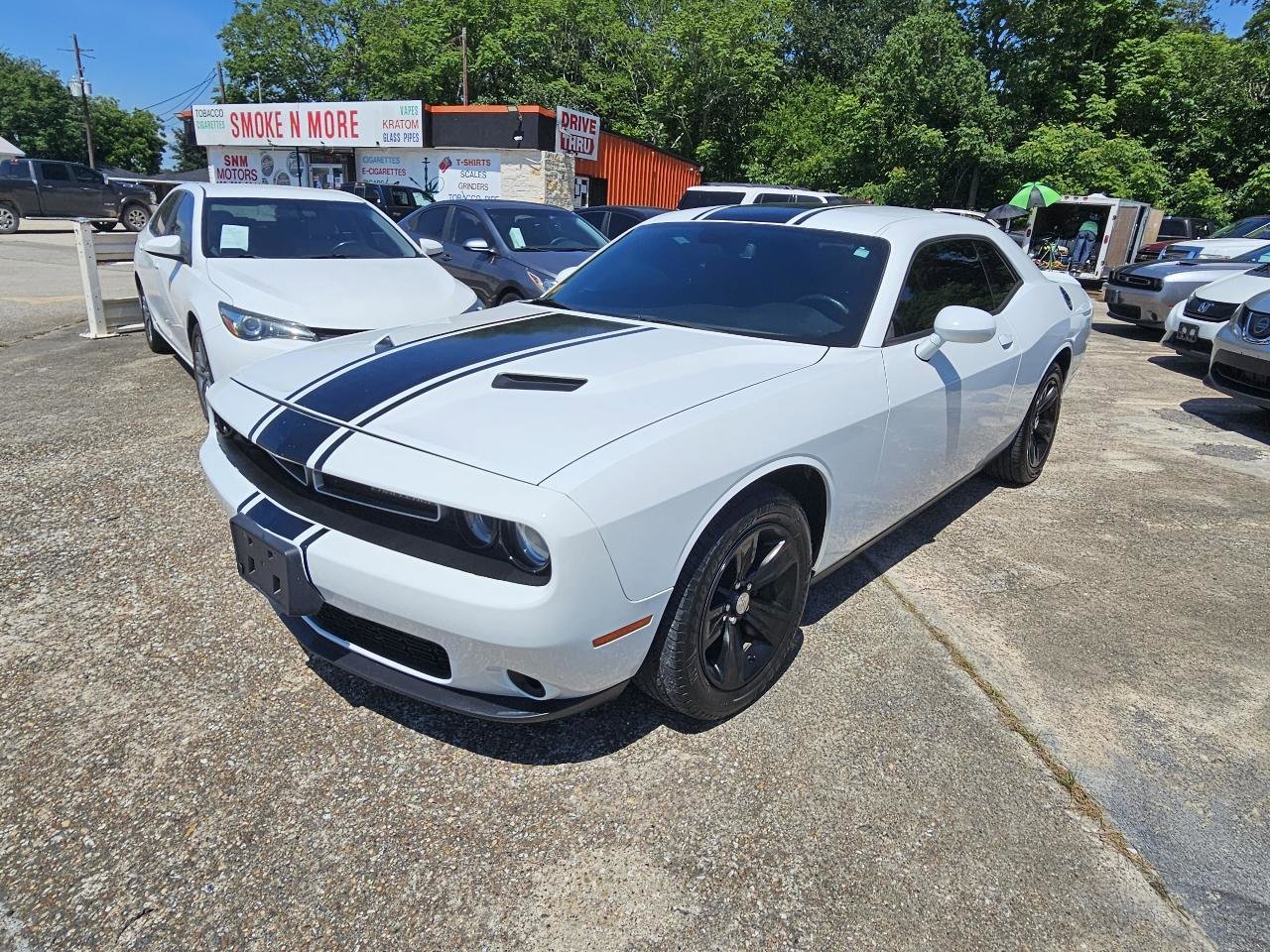 Used 2018 Dodge Challenger SXT RWD image 5