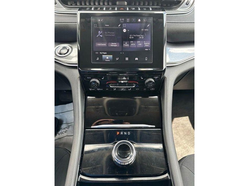 Used 2023 Jeep Grand Cherokee Laredo AWD/4WD image 29