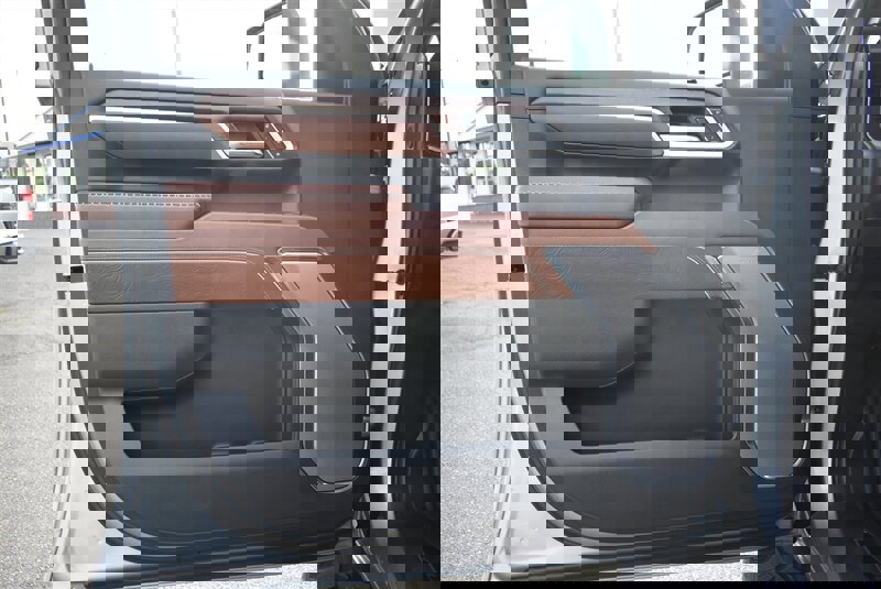 Used 2024 GMC Sierra 3500 Denali Ultimate image 11