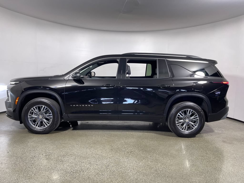 Used 2026 Chevrolet Traverse LT w/ Driver Confidence Package FWD image 6