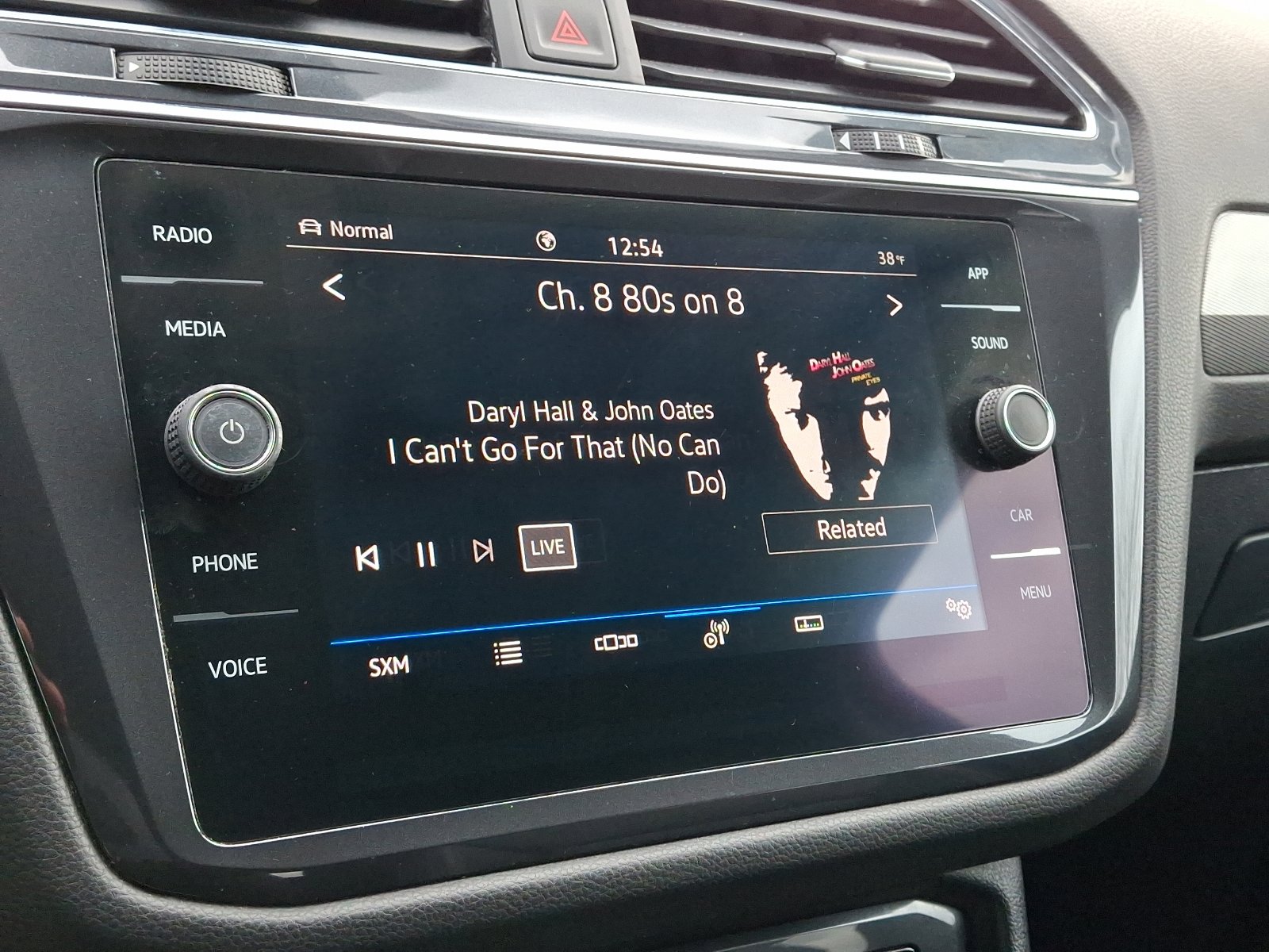 Certified 2022 Volkswagen Tiguan SE image 17