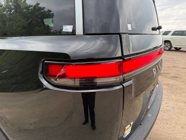 Used 2022 Rivian R1S Launch Edition AWD/4WD image 13