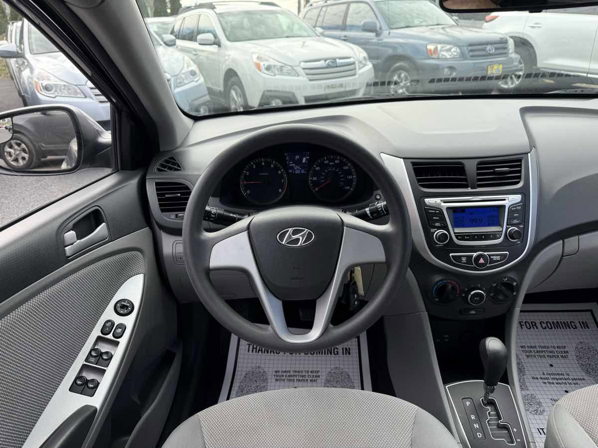 Used 2014 Hyundai Accent GLS image 14