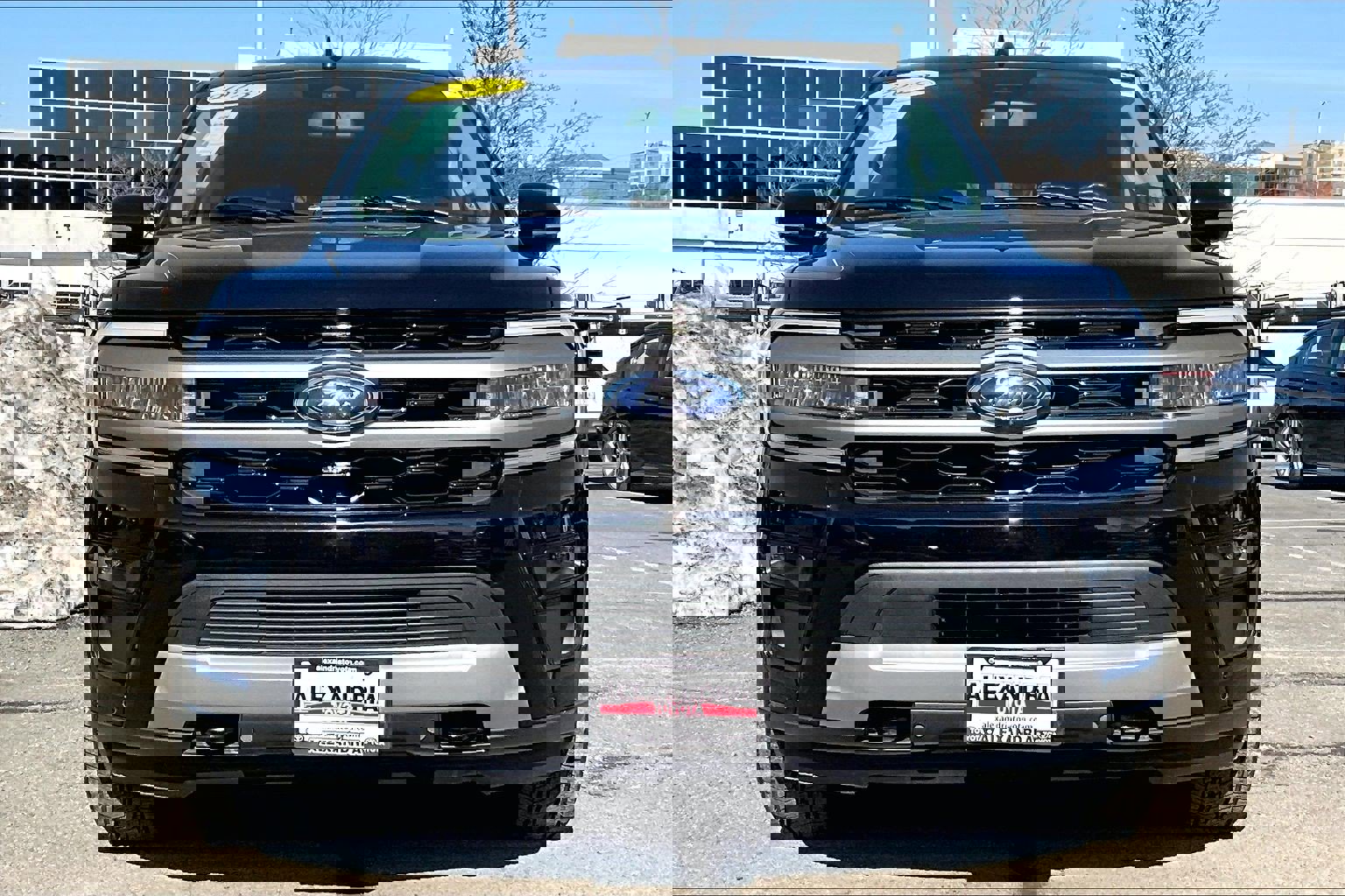 Used 2023 Ford Expedition XLT image 3