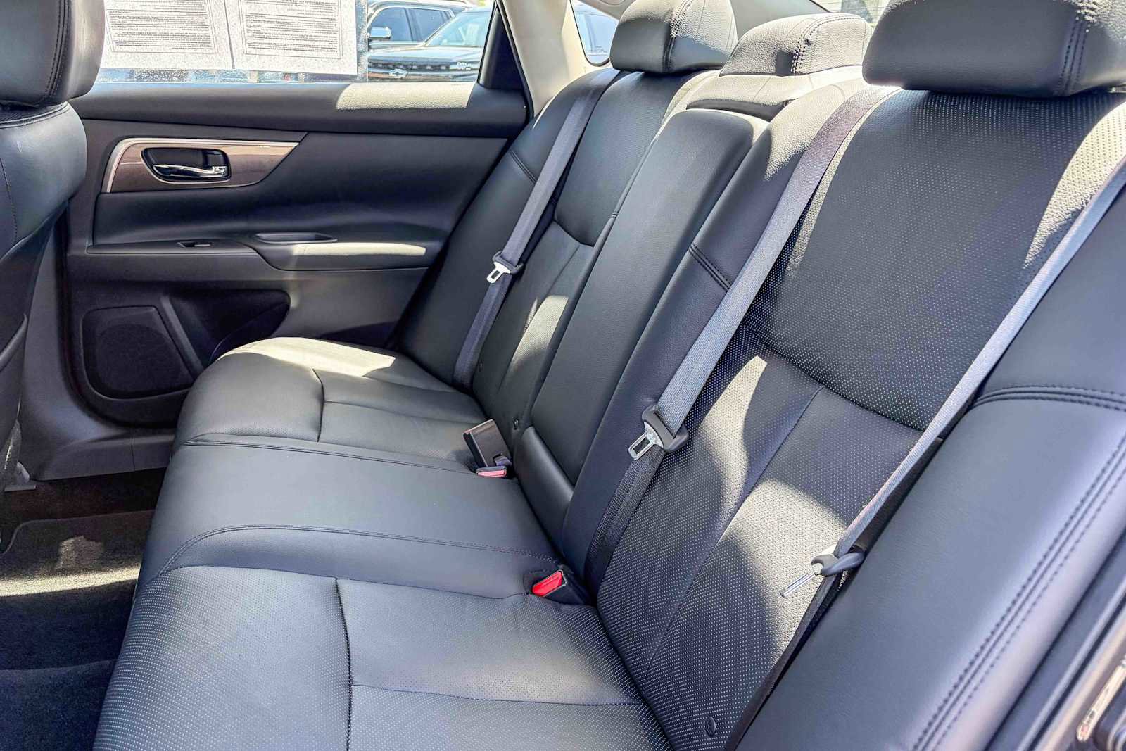 Used 2015 Nissan Altima 2.5 SL w/ Technology Package FWD image 18
