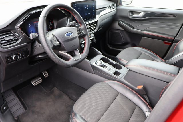 Used 2024 Ford Escape ST-Line w/ Tech Pack #1 image 3