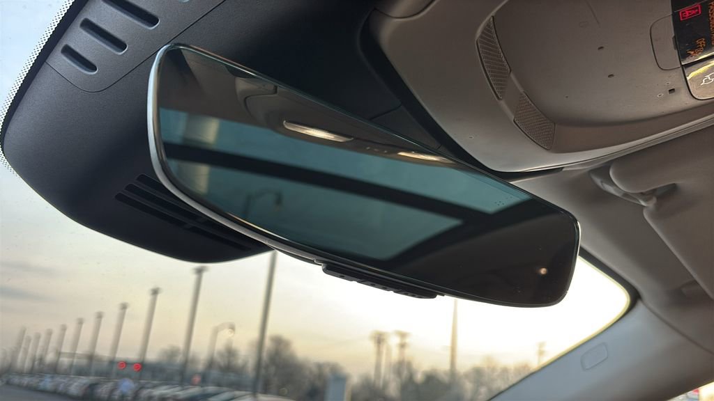 Certified 2023 Volvo XC60 B5 Plus w/ Climate Package image 22