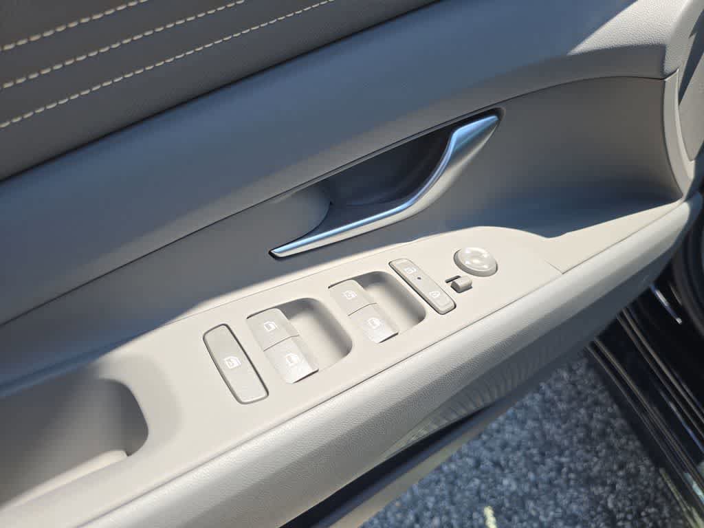 New 2026 Hyundai Elantra SEL Sport Premium FWD image 17