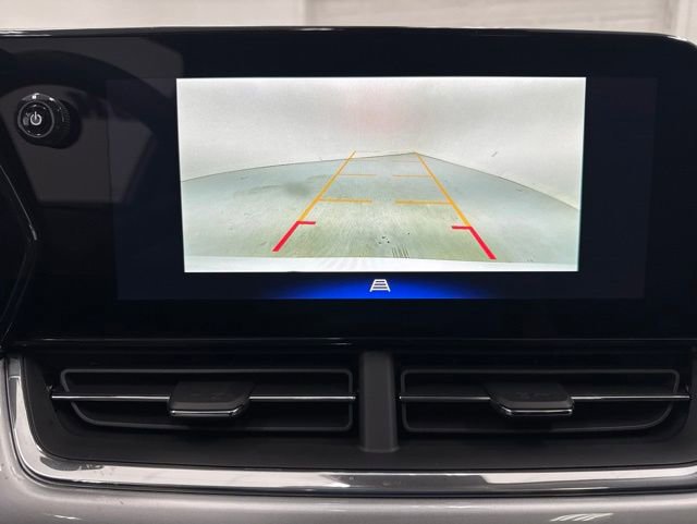 New 2026 Chevrolet Trax LT w/ Sunroof Package FWD image 16