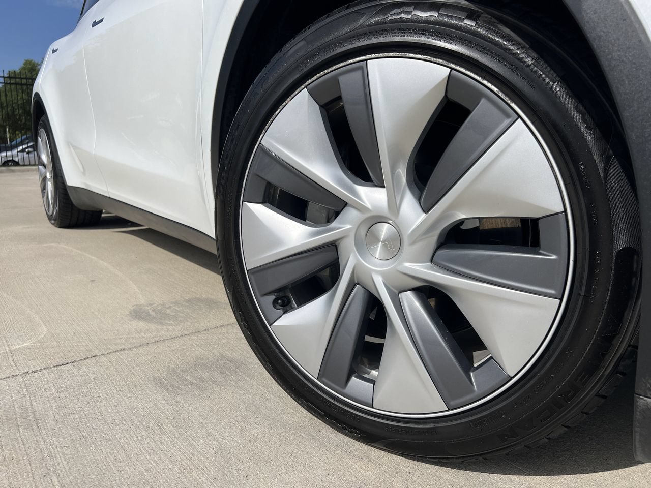 Used 2023 Tesla Model Y Long Range AWD/4WD image 6