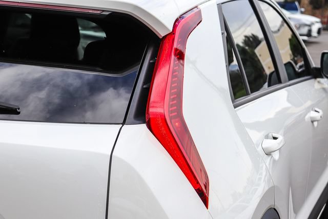 Used 2024 Kia Niro EX FWD image 10