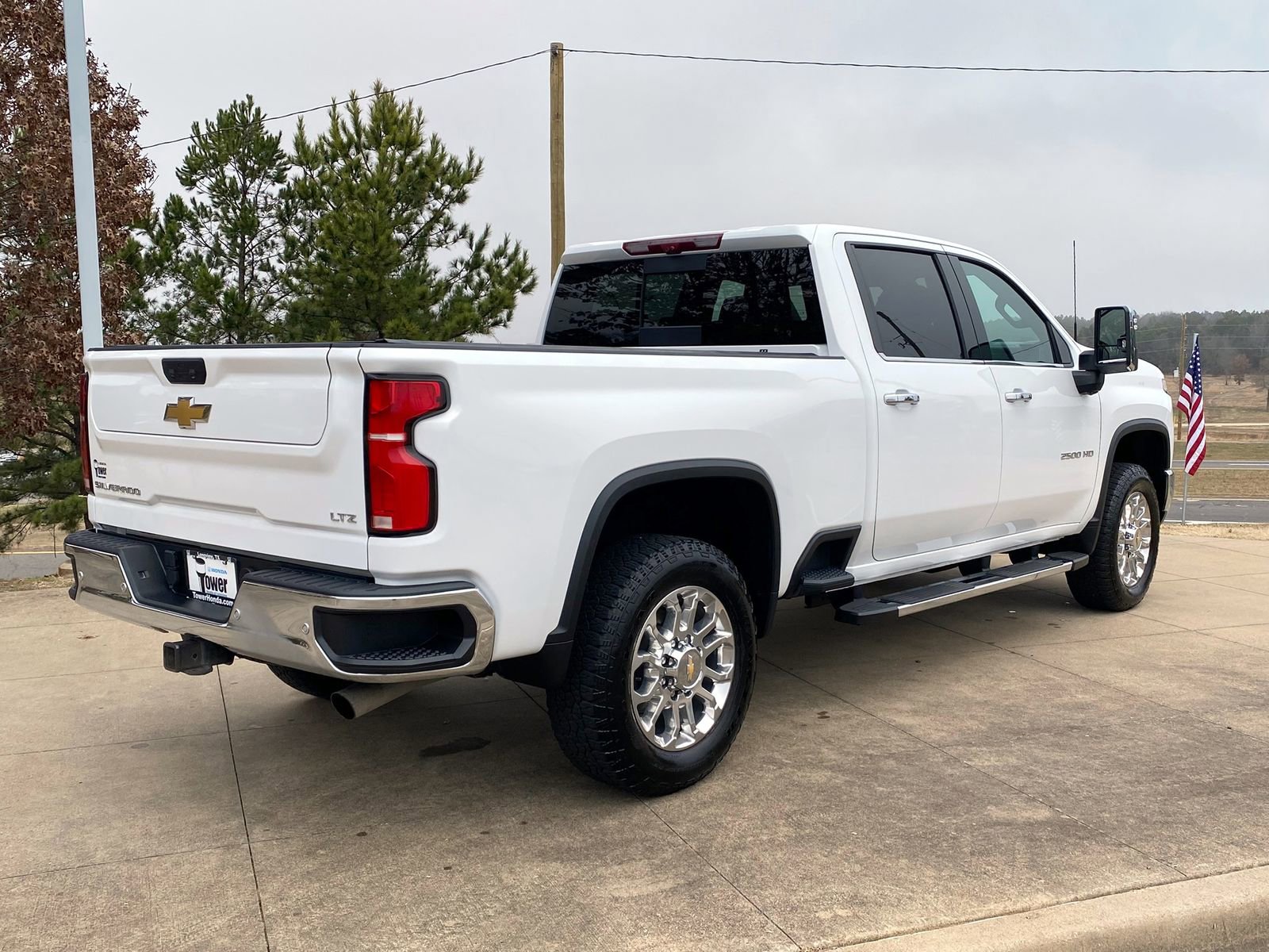 Used 2025 Chevrolet Silverado 2500 LTZ w/ LTZ Premium Package image 6