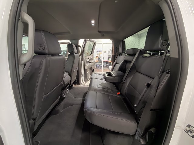 Used 2025 GMC Sierra 1500 SLT AWD/4WD image 13