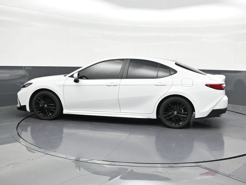 Used 2026 Toyota Camry SE FWD image 2