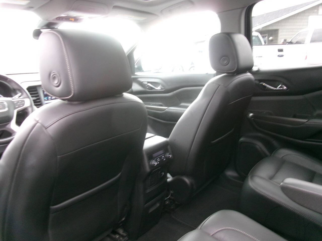 Used 2017 GMC Acadia SLT image 17