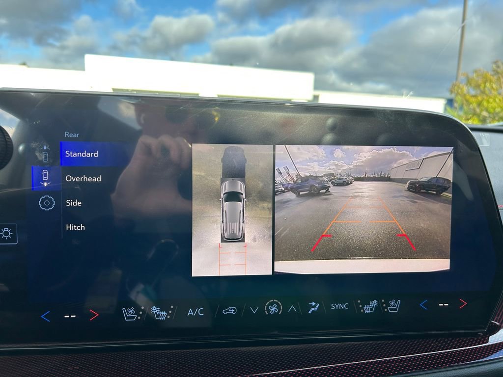 New 2026 Chevrolet Traverse RS image 19