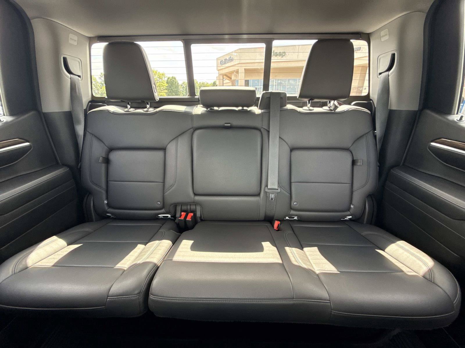 Used 2022 Chevrolet Silverado 1500 LT Trail Boss w/ LT Trail Boss Premium Package AWD/4WD image 18