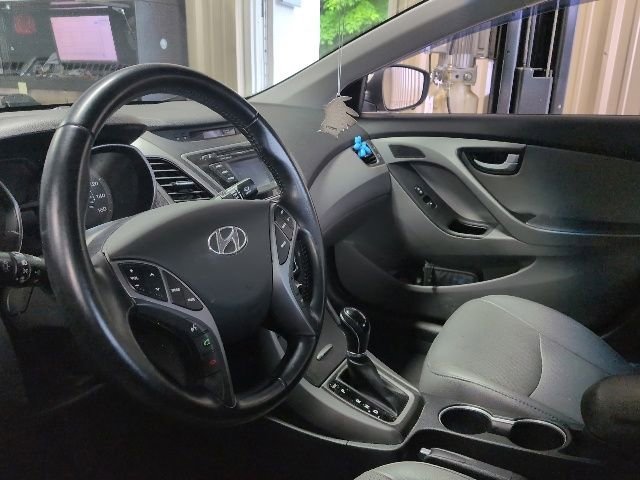 Used 2015 Hyundai Elantra Limited FWD image 4