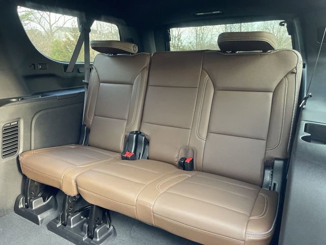 Used 2023 Chevrolet Suburban High Country image 24