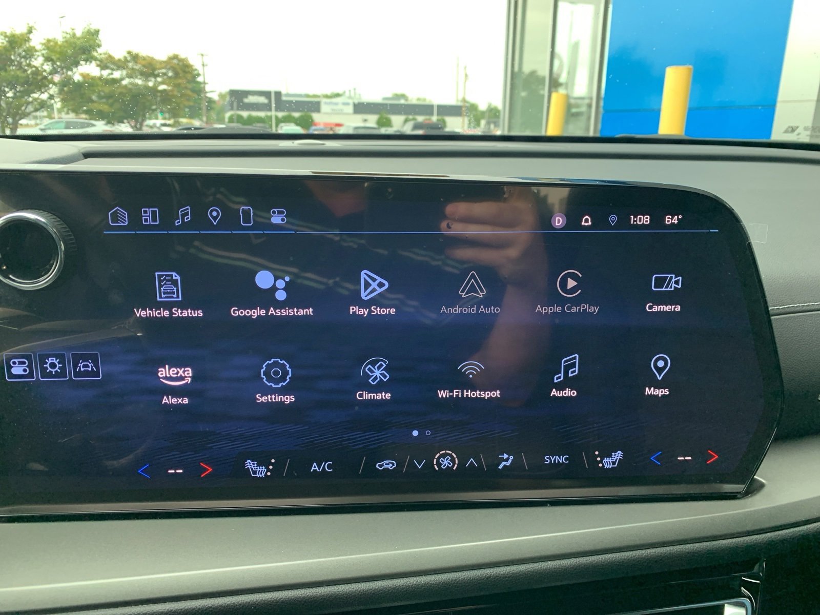 Used 2024 Chevrolet Traverse LT image 24