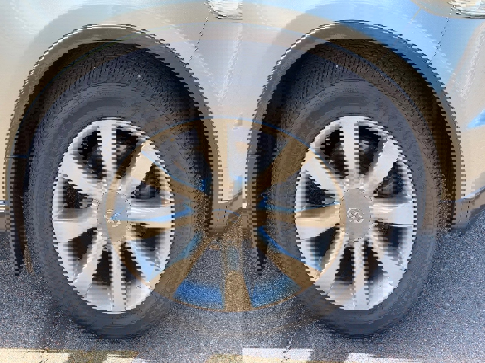 Used 2004 INFINITI FX45 AWD w/ Technology Pkg image 8