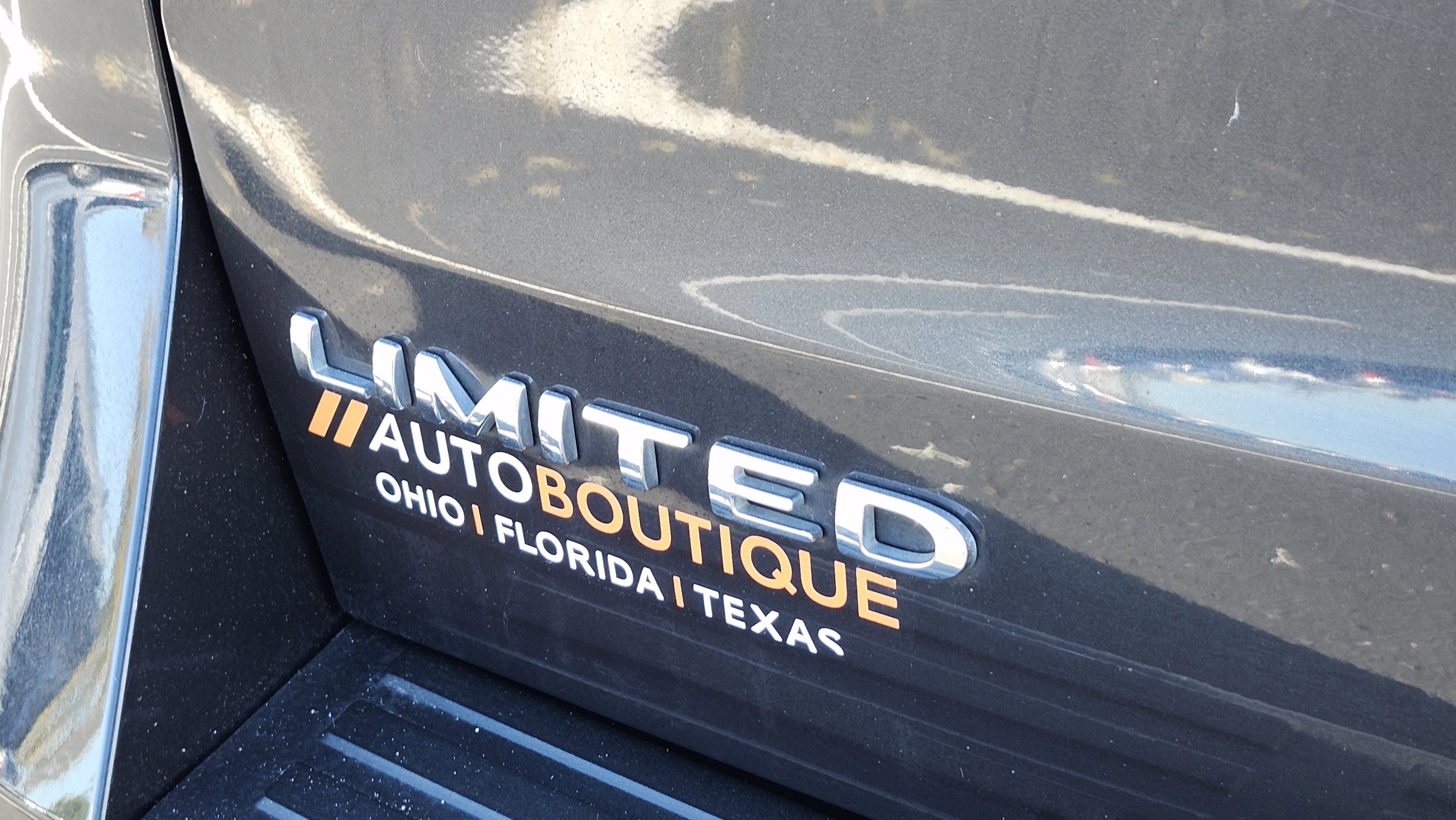 Used 2023 Ford Expedition Limited image 15