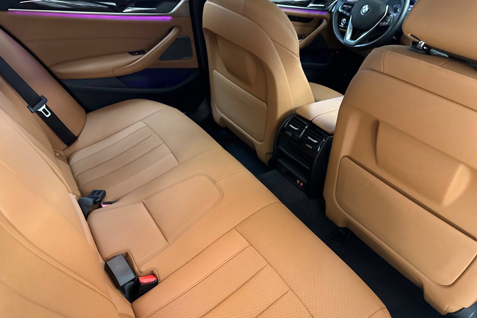 Used 2023 BMW 530e w/ Premium Package RWD image 33