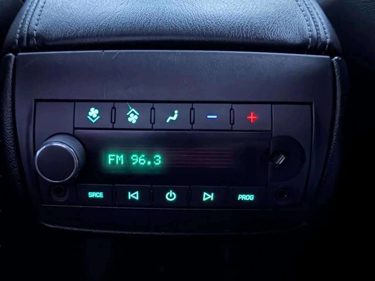 Used 2017 Chevrolet Traverse Premier image 23