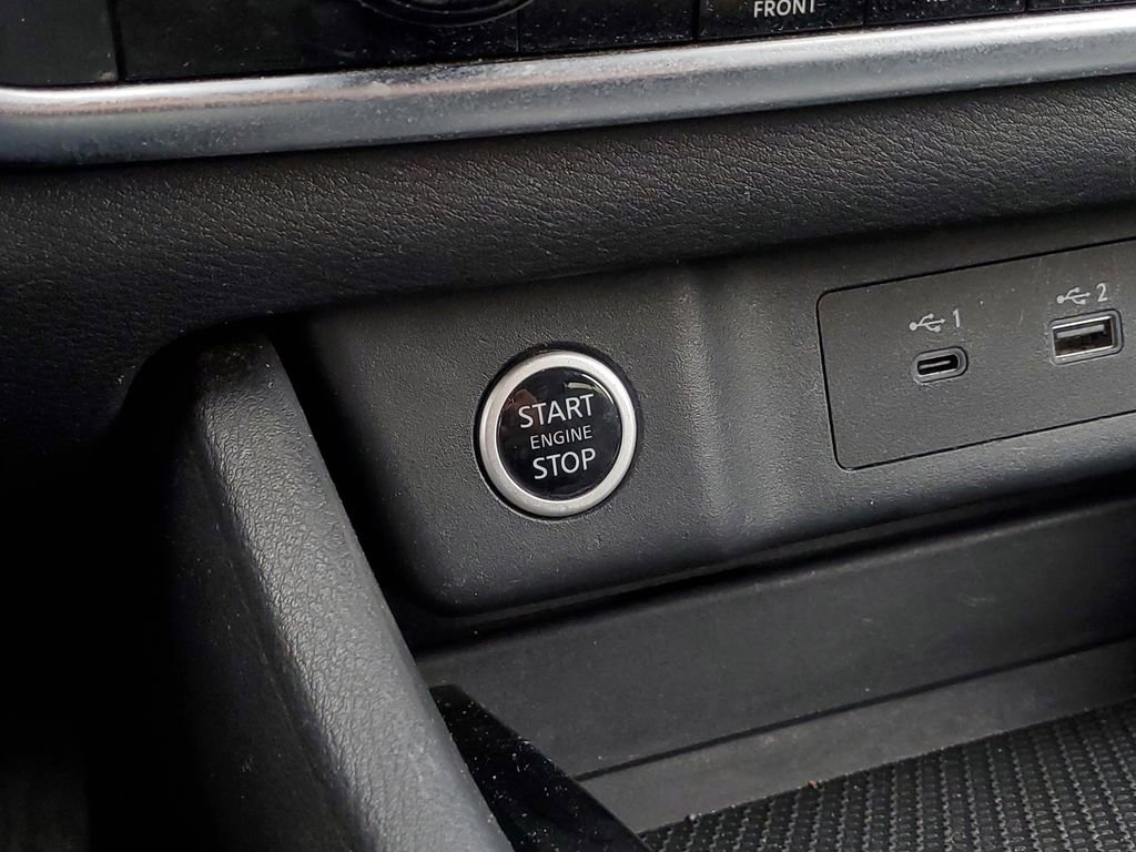 Used 2023 Nissan Rogue SV image 16