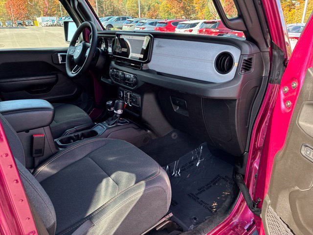 Used 2024 Jeep Wrangler Unlimited Sport AWD/4WD image 14