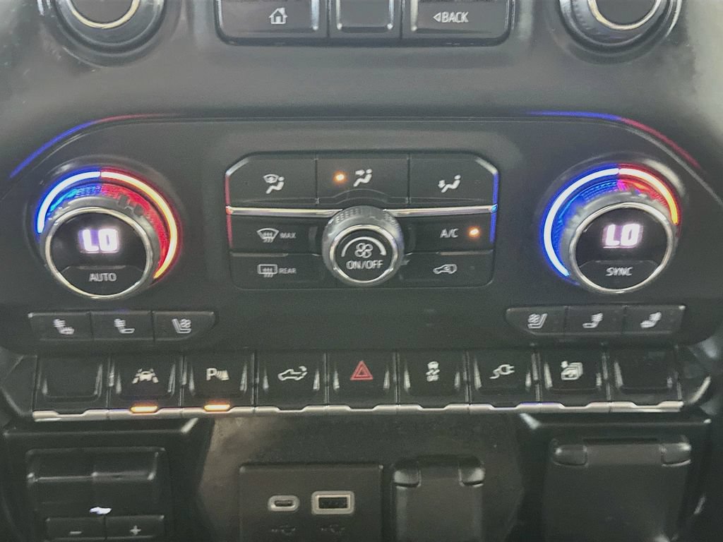 Used 2022 Chevrolet Silverado 1500 High Country w/ Technology Package AWD/4WD image 18