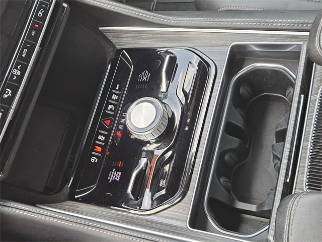 Used 2023 Jeep Wagoneer Series III w/ Premium Group I image 20