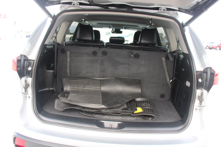 Used 2017 Toyota Highlander XLE AWD/4WD image 16