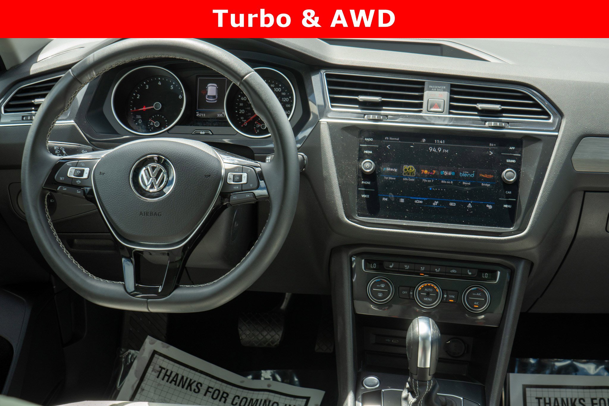 Used 2021 Volkswagen Tiguan SE w/ Panoramic Sunroof Package image 11