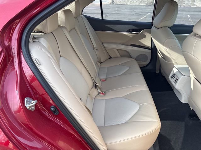 Used 2020 Toyota Camry XLE image 16