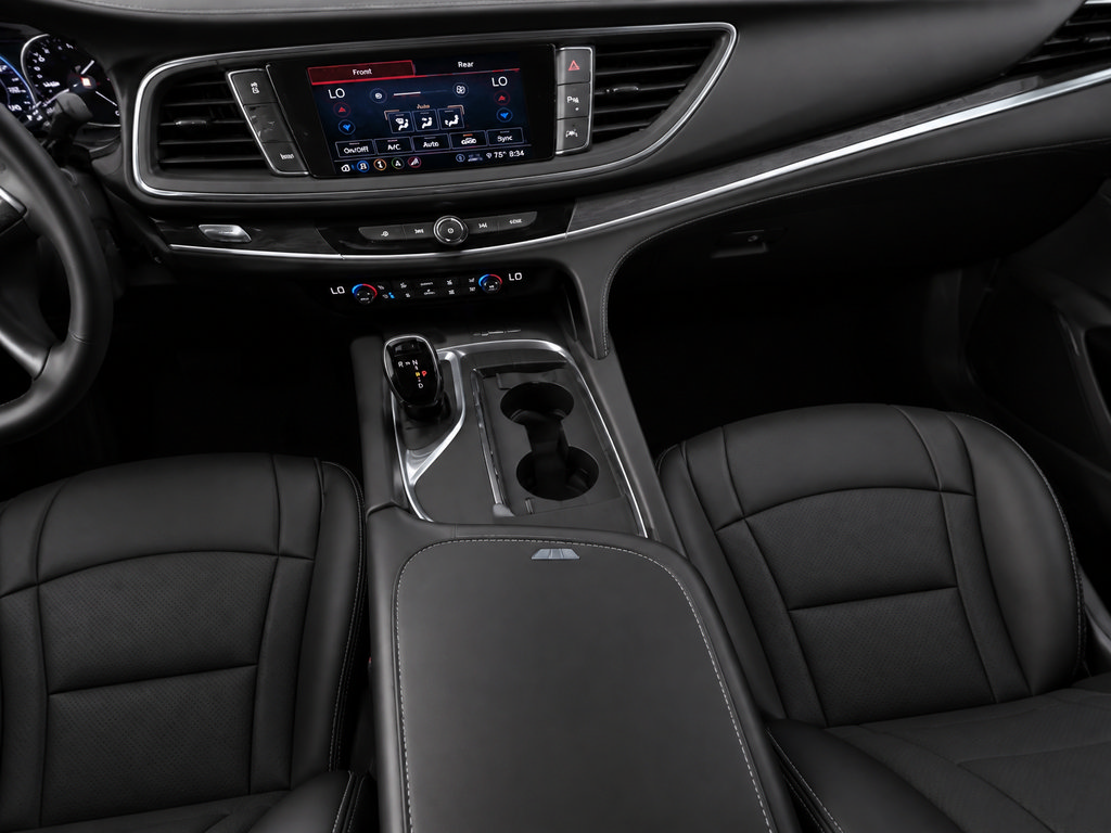 Used 2021 Buick Enclave Avenir w/ Avenir Technology Package FWD image 22