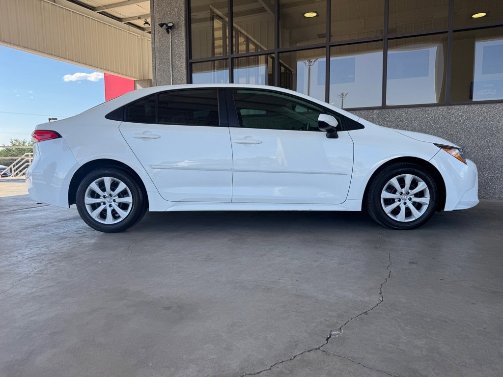 Used 2021 Toyota Corolla LE w/ Carpet Mat Package (TMS) image 37