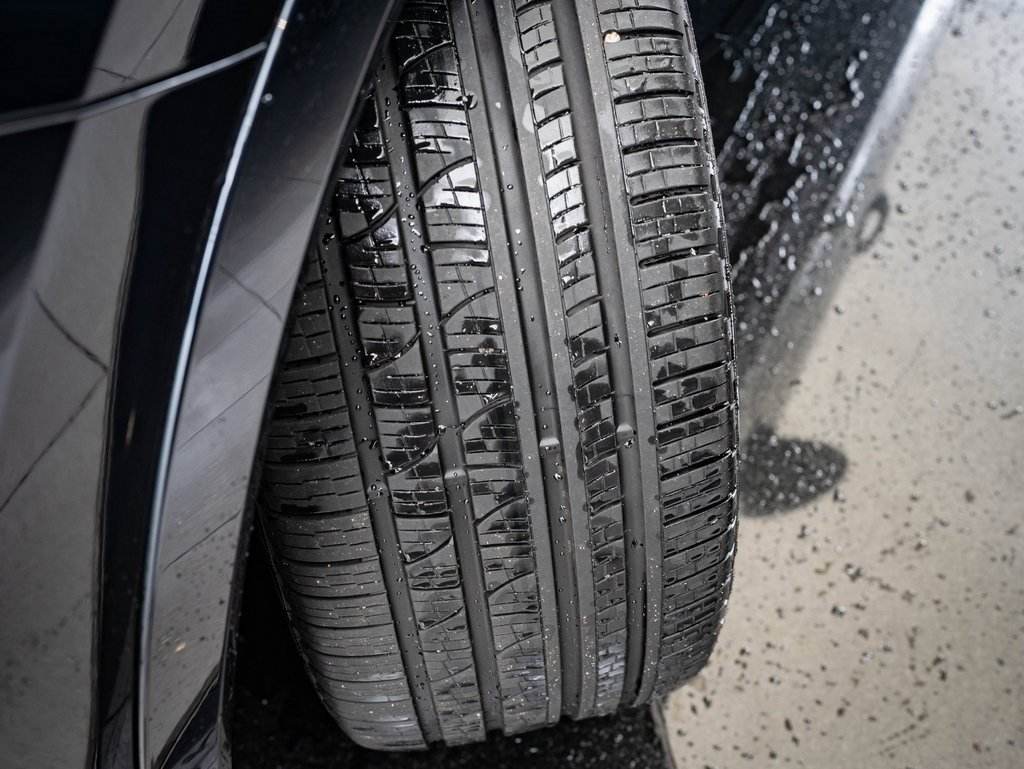 Used 2023 Porsche Cayenne Platinum Edition image 36