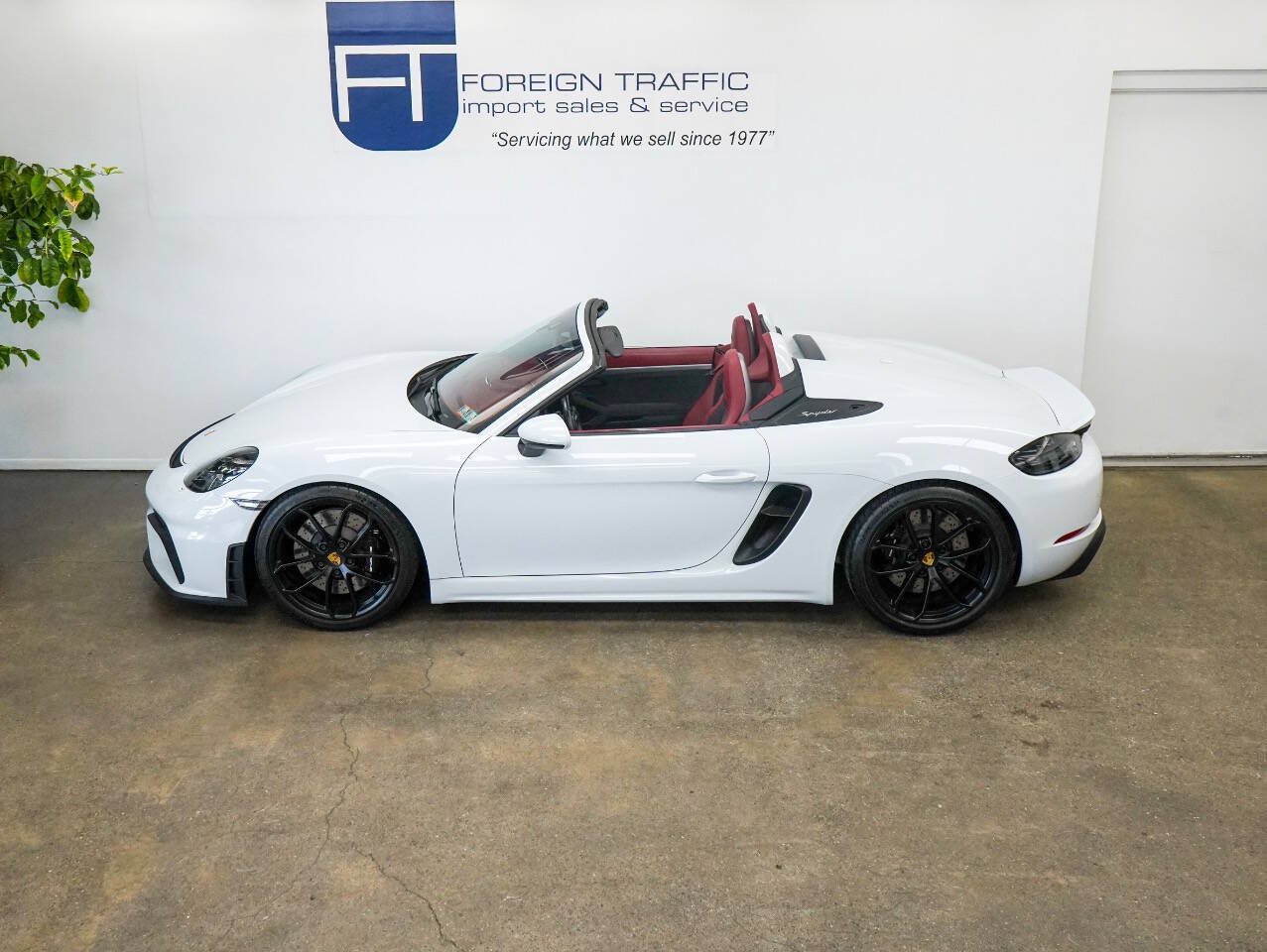 Used 2020 Porsche 718 Boxster Spyder RWD image 46