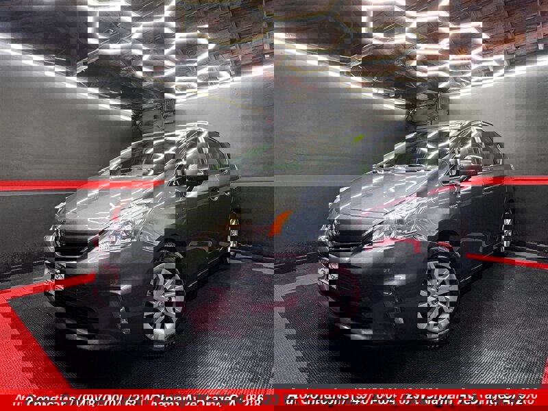 Used 2013 Toyota Prius V Two image 2