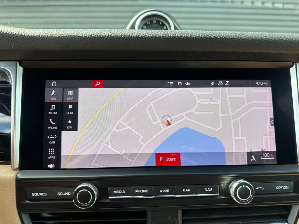 Certified 2020 Porsche Macan AWD/4WD image 29
